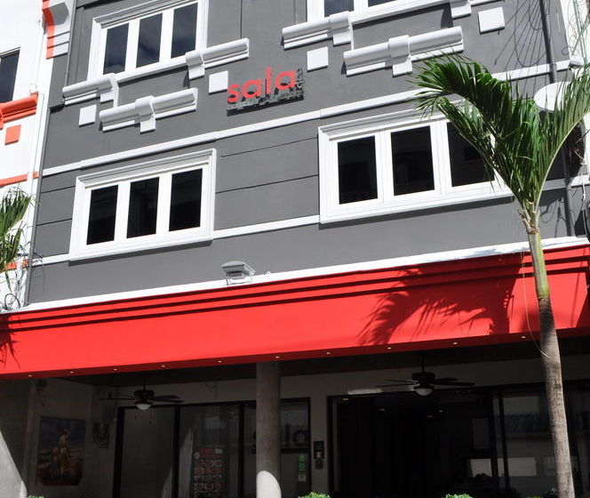 Saladee Gallery Residence