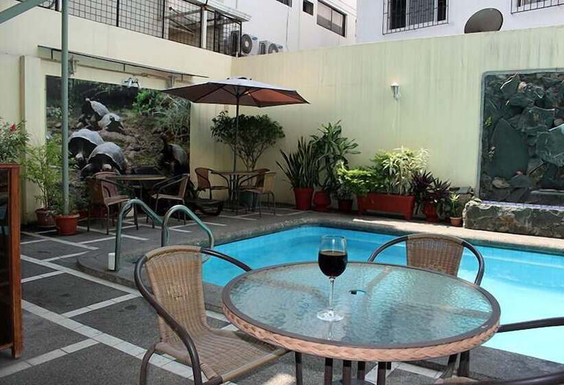 Fotos del hotel Hostal Perla Real Inn:  14