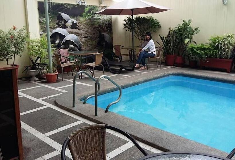 Fotos del hotel Hostal Perla Real Inn:  10