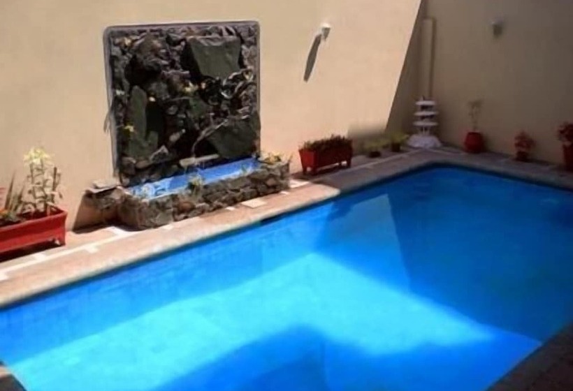 Fotos del hotel Hostal Perla Real Inn:  11