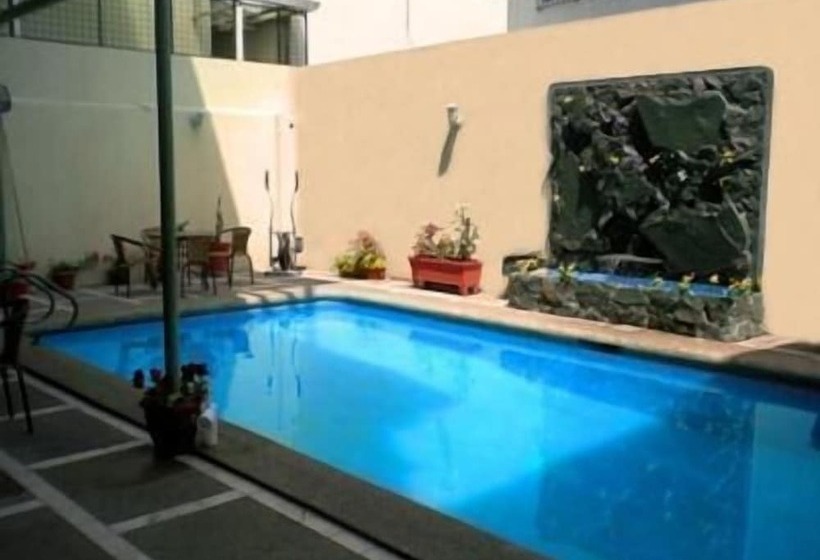 Fotos del hotel Hostal Perla Real Inn:  12