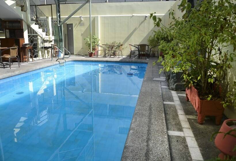 Hostal Perla Real Inn