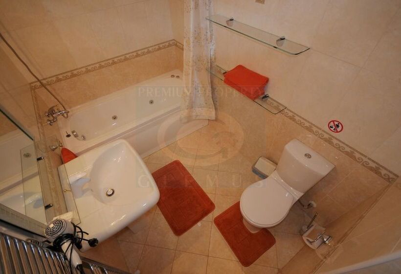 Fotos del hotel First Choice Apartments:  12