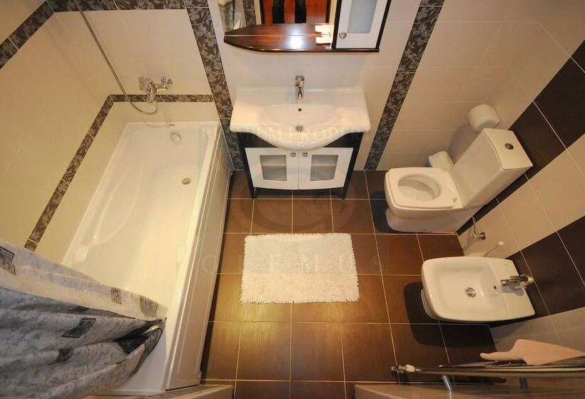 Fotos del hotel First Choice Apartments:  5