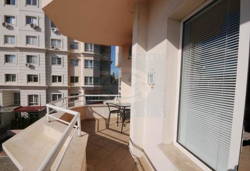 Fotos del hotel First Choice Apartments:  3