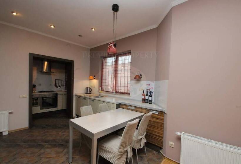 Fotos del hotel First Choice Apartments:  4