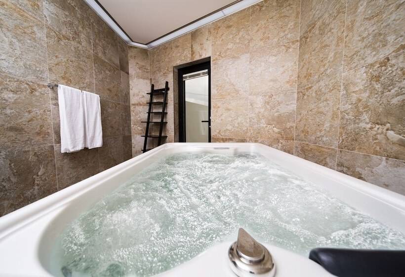 Fotos del hotel Libentia  & Pool Villa:  7