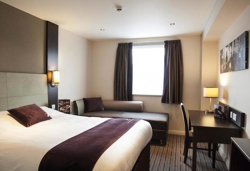 Fotos del hotel Premier Inn London Brixton:  10