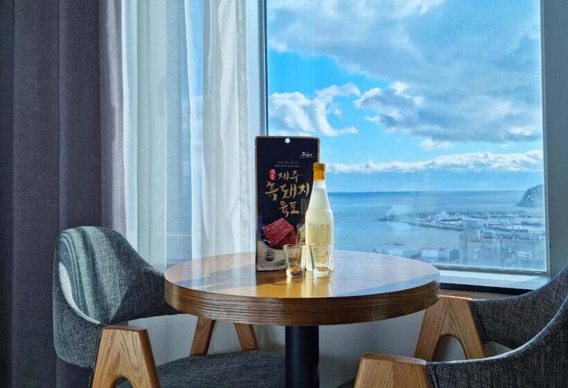 Fotos del hotel First70:  5