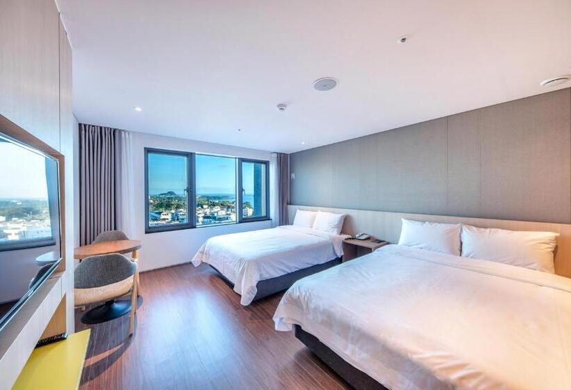 Fotos del hotel First70:  19