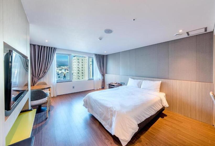 Fotos del hotel First70:  20