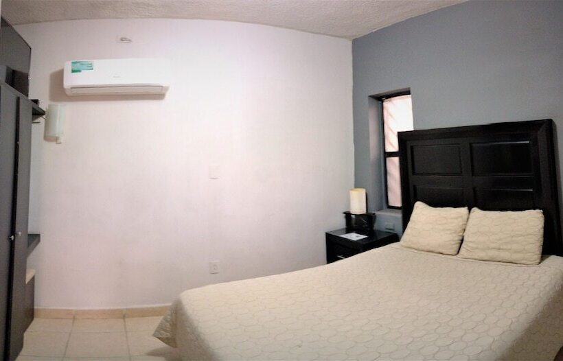 Fotos del hotel Laguna Inn:  17