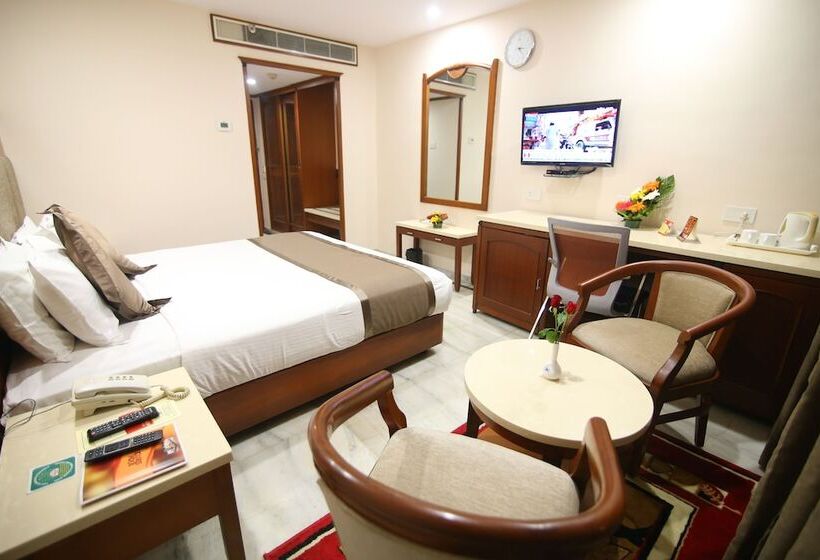 Daspalla Executive Court