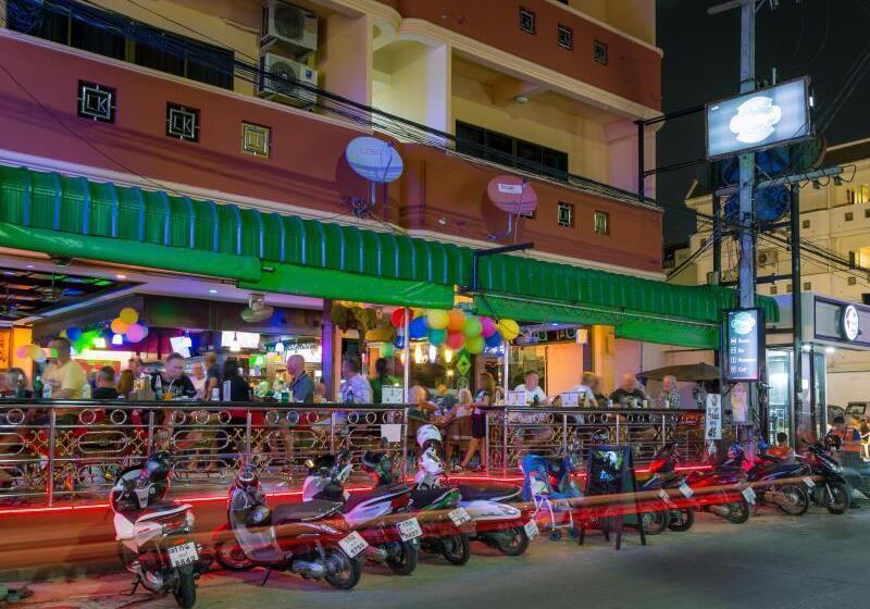 Fotos del hotel Harrys  Bar & Restaurant:  8