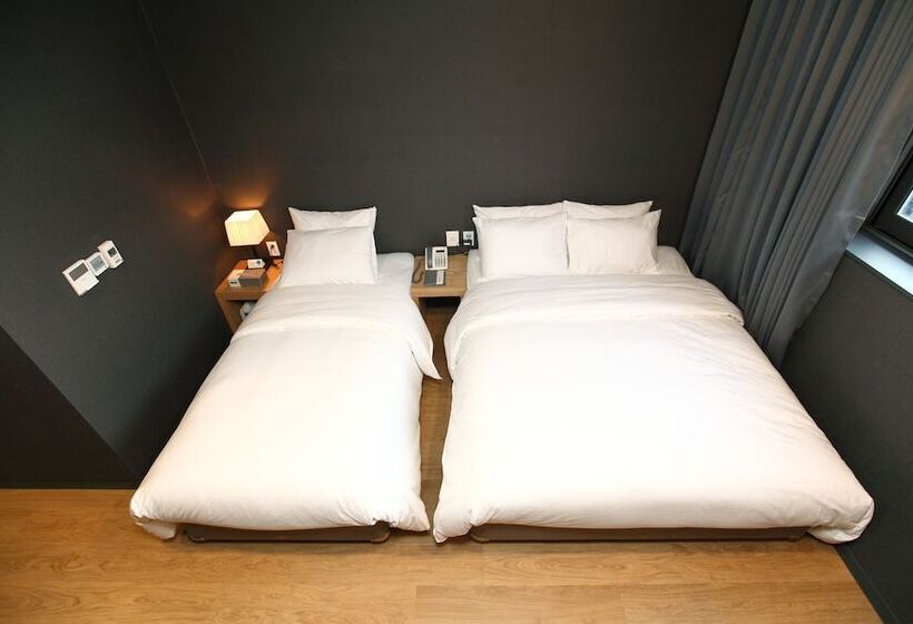 Fotos del hotel Bricks:  11