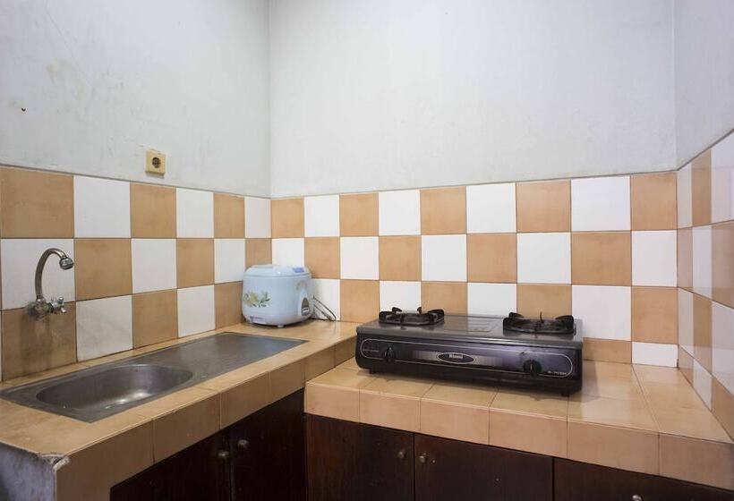 Fotos del hotel Reddoorz @ Kebayoran Lama Selatan:  3