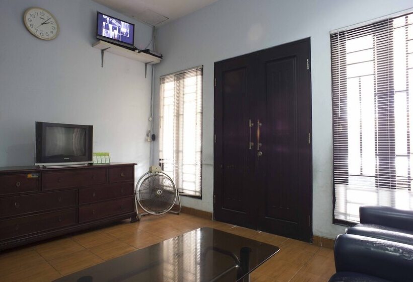 Fotos del hotel Reddoorz @ Kebayoran Lama Selatan:  15