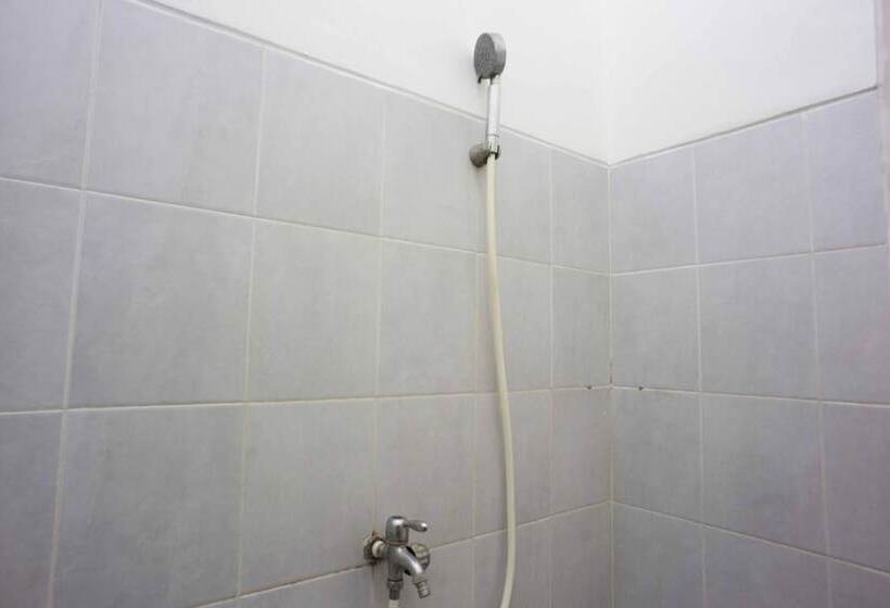 Fotos del hotel Reddoorz @ Kebayoran Lama Selatan:  4