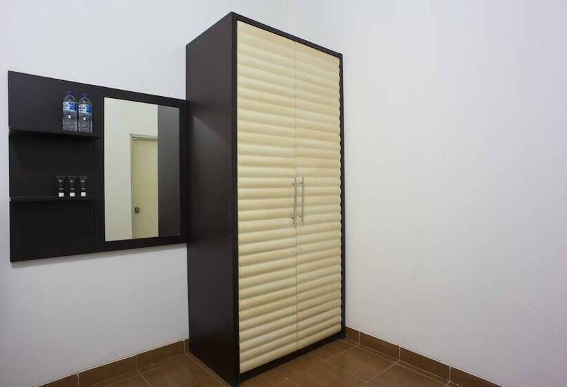 Fotos del hotel Reddoorz @ Kebayoran Lama Selatan:  14