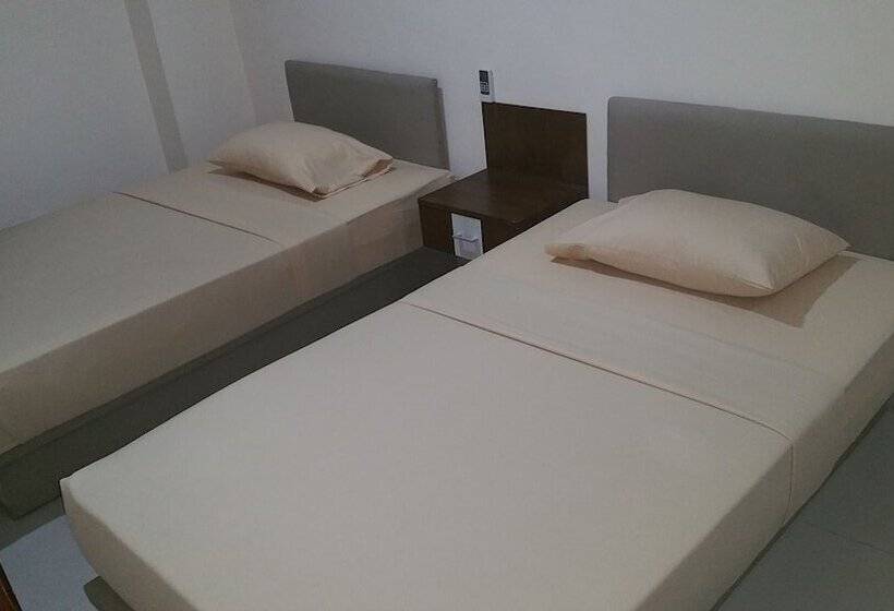 Fotos del hotel Legenda Beril Hostel:  2