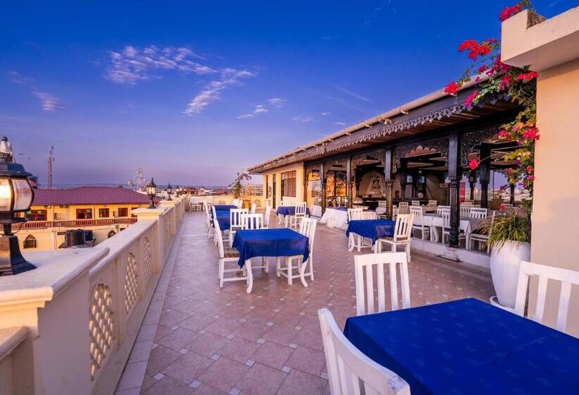 Fotos del hotel Golden Tulip Stone Town Boutique:  7