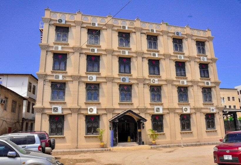 Golden Tulip Stone Town Boutique