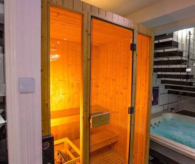 Fotos del hotel Luks Lofts Hotel & Residences:  11