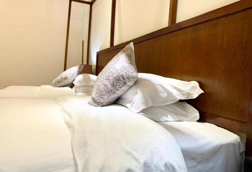 Fotos del hotel Guilin Crystal Crescent Moon:  18