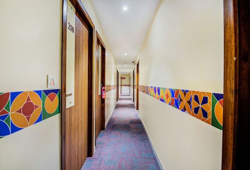 Fotos del hotel Fab Royal International:  7