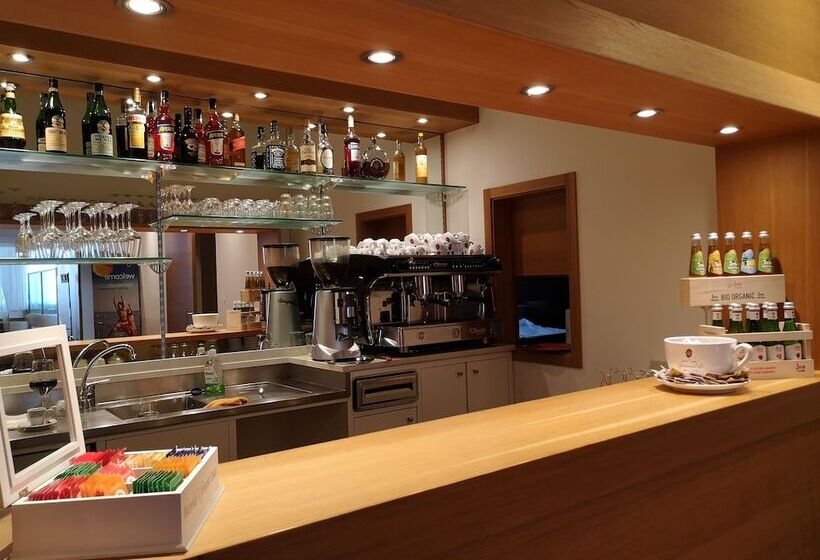 Fotos del hotel Lacromabio   & Apartments:  4