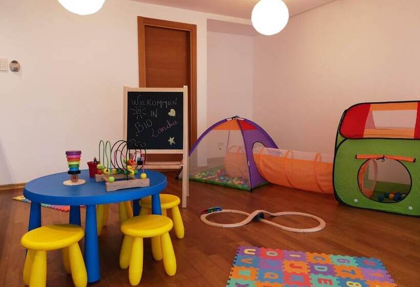 Fotos del hotel Lacromabio   & Apartments:  5