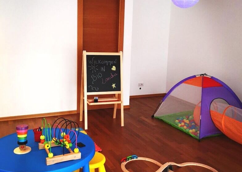 Fotos del hotel Lacromabio   & Apartments:  12