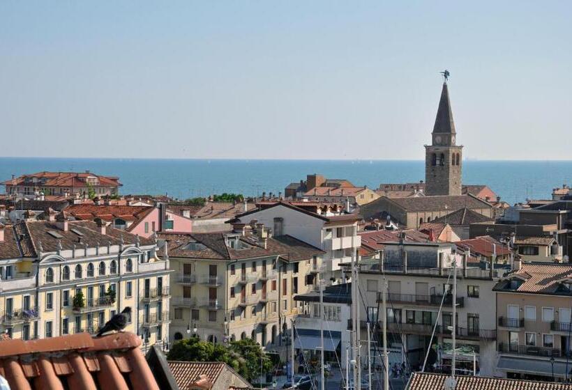 Fotos del hotel Lacromabio   & Apartments:  18