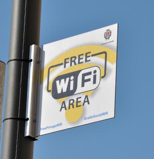 Fotos del hotel Lacromabio   & Apartments:  8