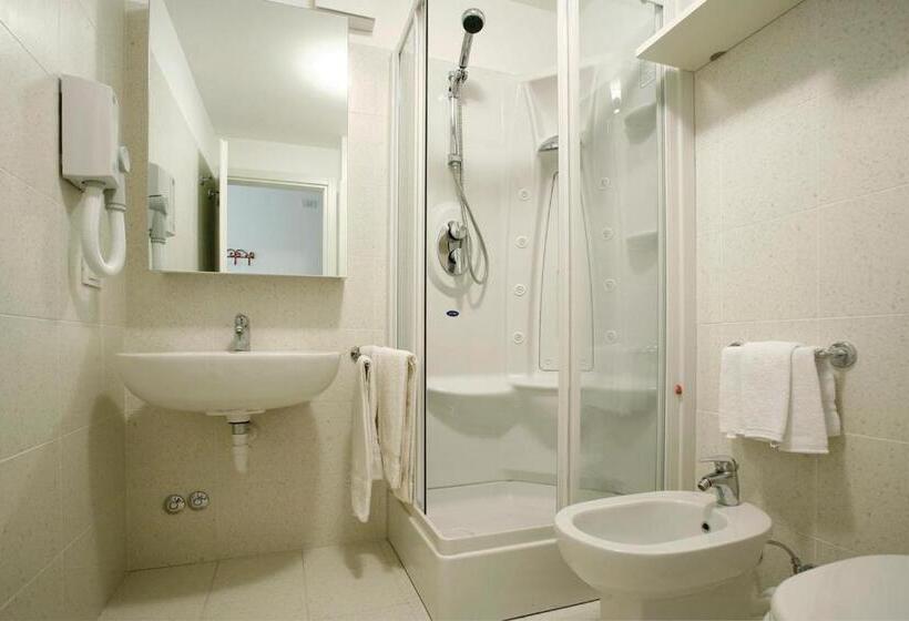 Fotos del hotel Lacromabio   & Apartments:  7