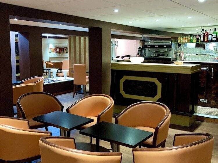 Fotos del hotel Grand Hôtel De La Basilique:  17