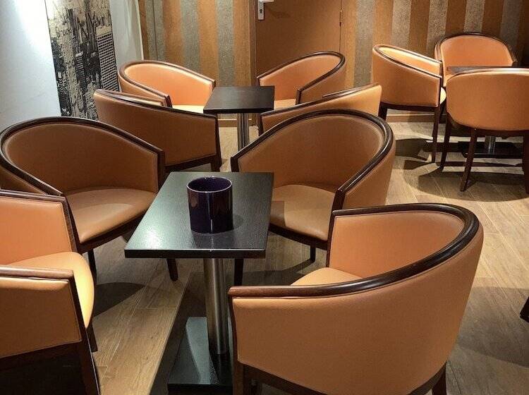 Fotos del hotel Grand Hôtel De La Basilique:  2