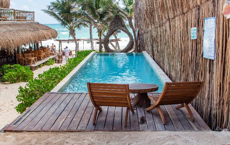 Dune Boutique  Located At The Party Zone