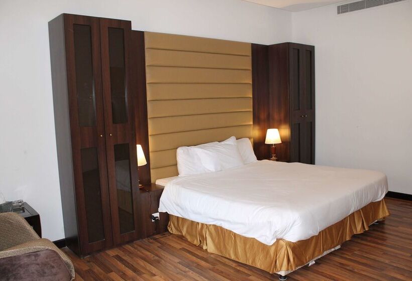 Fotos del hotel Golden Tulip Al Khobar Suites:  18