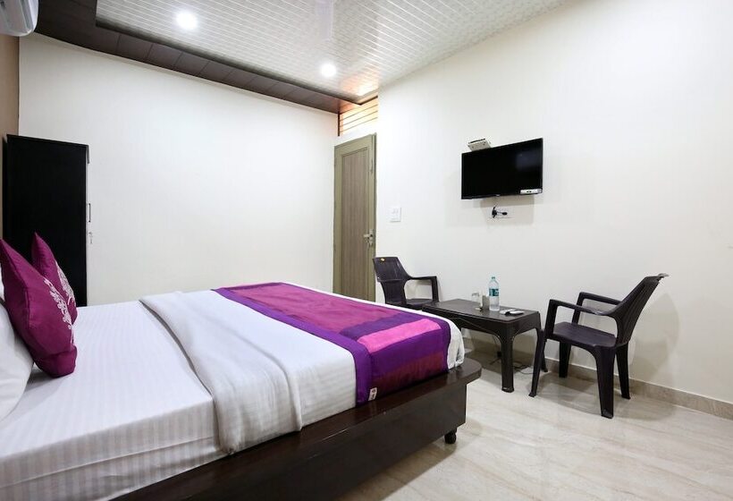 Oyo 9254 The Platinum