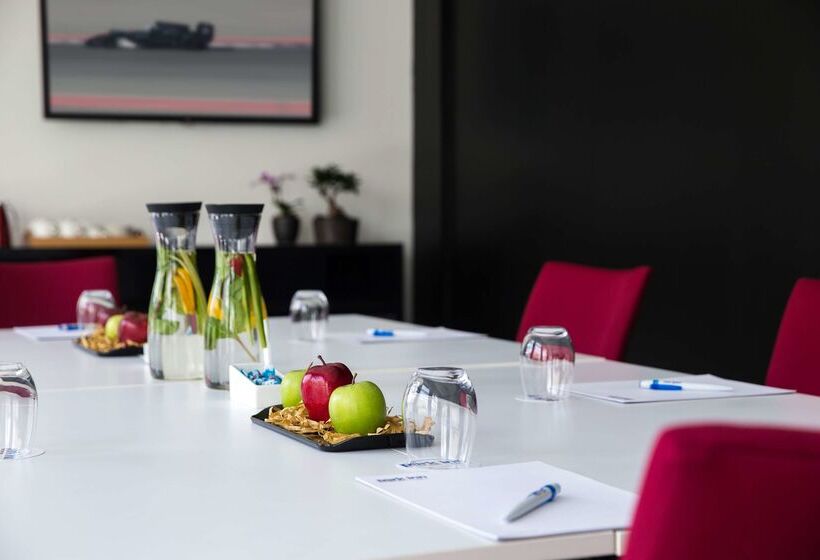 Fotos del hotel Park Inn By Radisson Dubai Motor City:  4