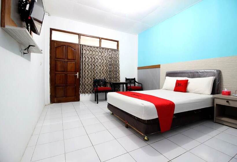 Fotos del hotel Reddoorz Plus Syariah Near Lempuyangan Station 3:  16