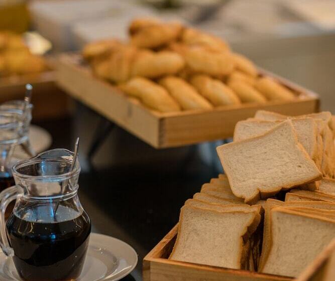 Fotos del hotel New Square Patong   Sha:  17