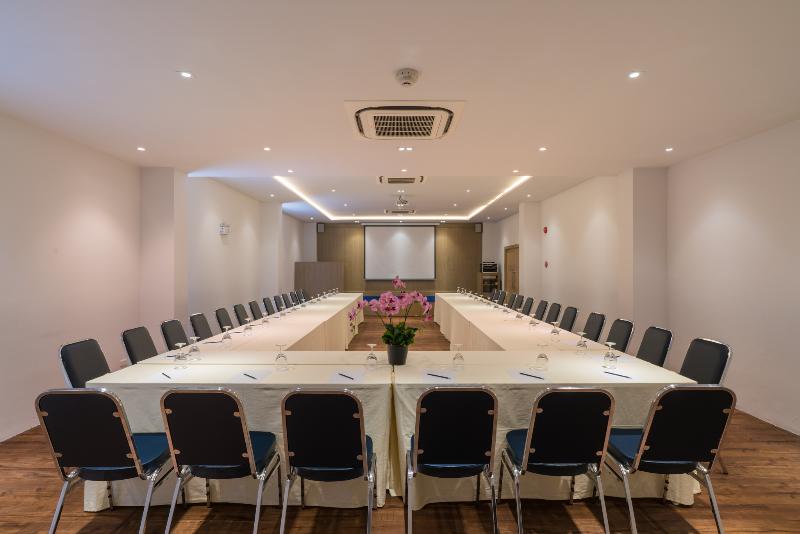 Fotos del hotel New Square Patong   Sha:  18