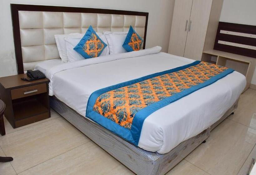 Fotos del hotel Nirvana Suites:  24