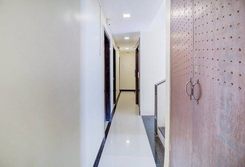 Fotos del hotel Oyo 9748  Girgaon Palace:  3