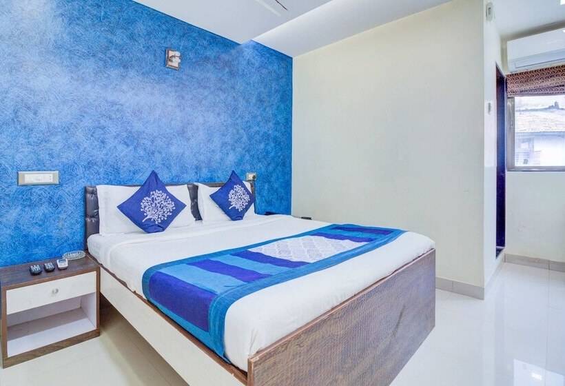 Fotos del hotel Oyo 9748  Girgaon Palace:  12