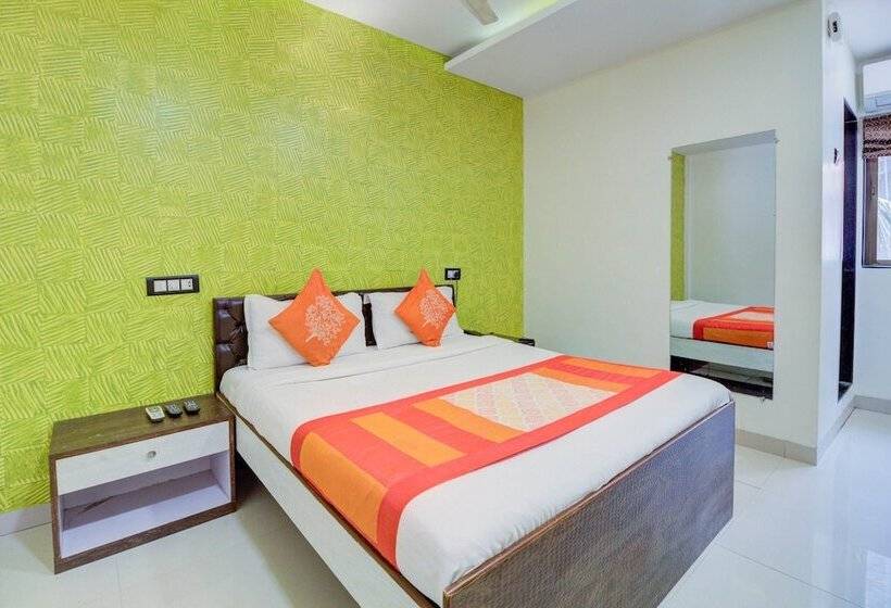 Fotos del hotel Oyo 9748  Girgaon Palace:  17