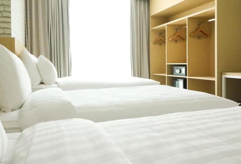 Fotos del hotel Palm Park Hotel Surabaya:  2