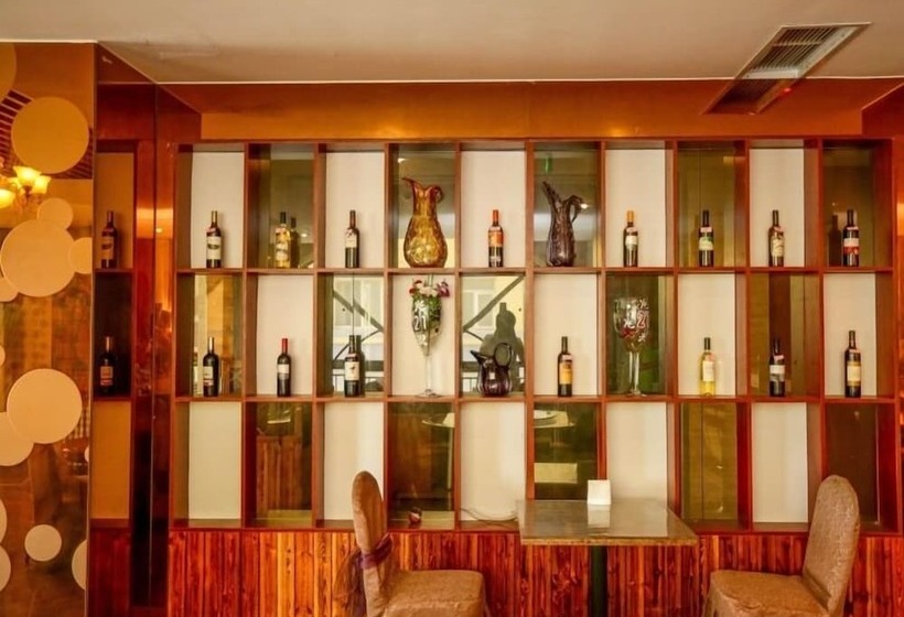 Fotos del hotel Greentree Inn Shandong Qingdao Wuyishan Road Jiashike Shopping Center Business:  4